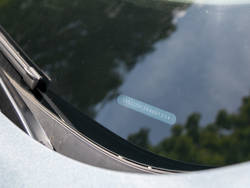 Laserbeschriftbare Folie som81 FIN im Auto